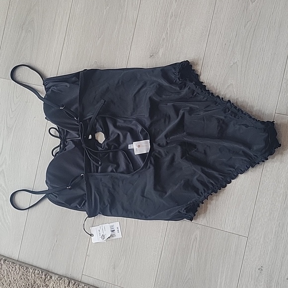 NWT- Large Shade and Shore One Piece bathing suit - Picture 3 of 3